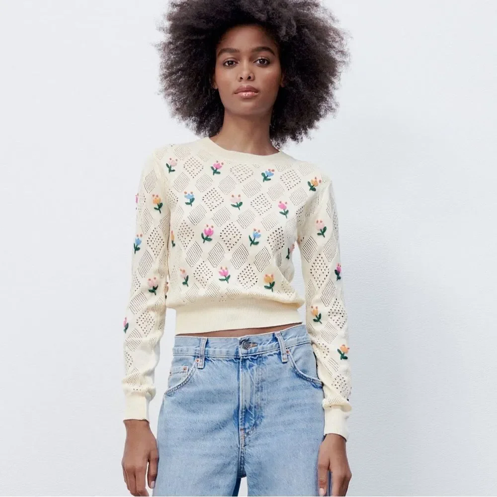 ZARA EMBROIDERED FLORAL KNIT SWEATER